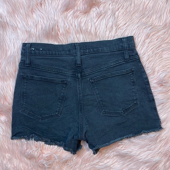 Madewell Black High Rise Mom Jean Button Up Jean Shorts Size 26 Woman’s - Picture 4 of 6